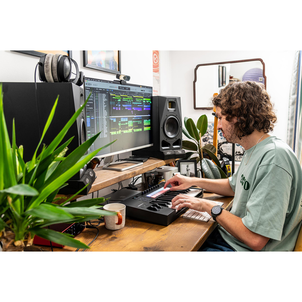 MIDI-клавіатура Novation Launchkey 25 MK4 (236476) - изображение 11