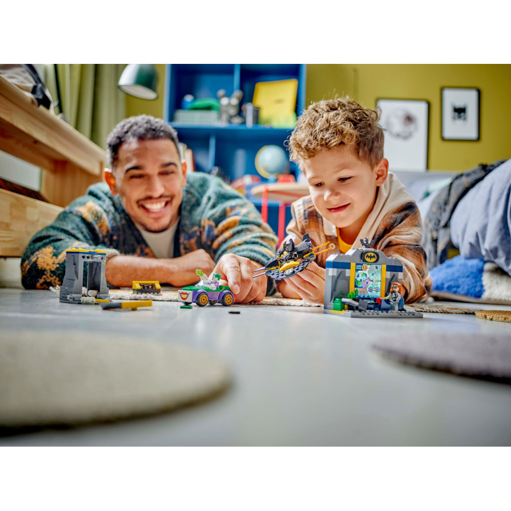 Конструктор LEGO Super Heroes Печера Бетмена з Бетменом, Бетґьорл і Джокером (76272) - зображення 7