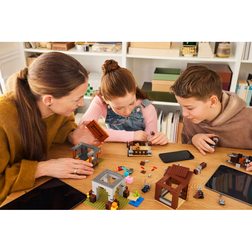 Конструктор LEGO Minecraft Аванпост розбійників та спустошувач (21278) - зображення 9