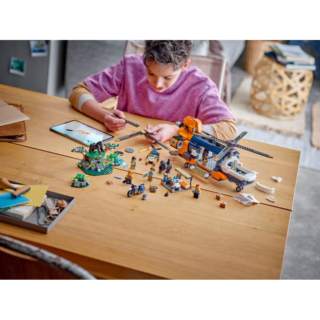 Конструктор LEGO City Вертоліт у базовому таборі для дослідження джунглів (60437) - зображення 11