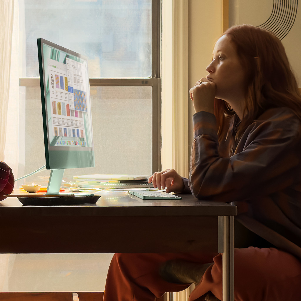 Комп'ютер Apple A2874 24" iMac Retina 4.5K / Apple M3 with 8-core GPU, 256SSD, Silver (MQR93UA/A) - зображення 7