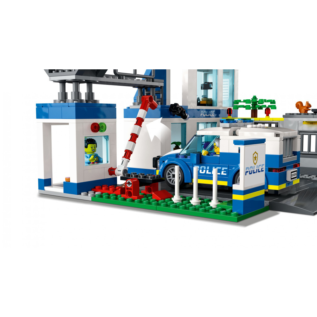 Конструктор LEGO City Поліцейська ділянка 668 деталей (60316) - зображення 5