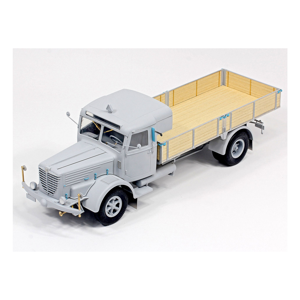 Збірна модель Revell Вантажна машина Büssing 8000 S13 з причепом рівень 5 масштаб 1:24 (RVL-07580) - зображення 3