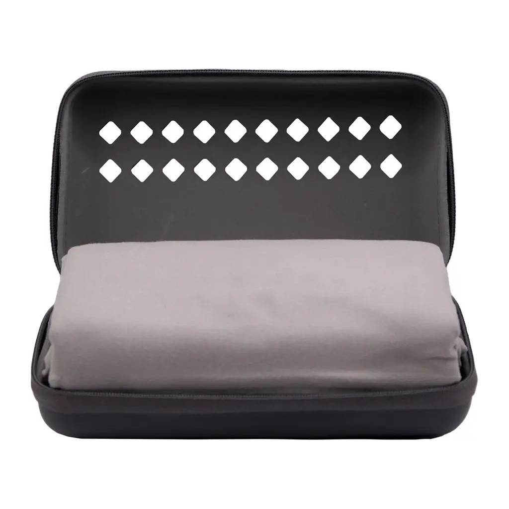 Рушник Tramp з мікрофібри в чохлі Pocket Towel 75х150 XL Grey (UTRA-161-XL-grey) - зображення 4