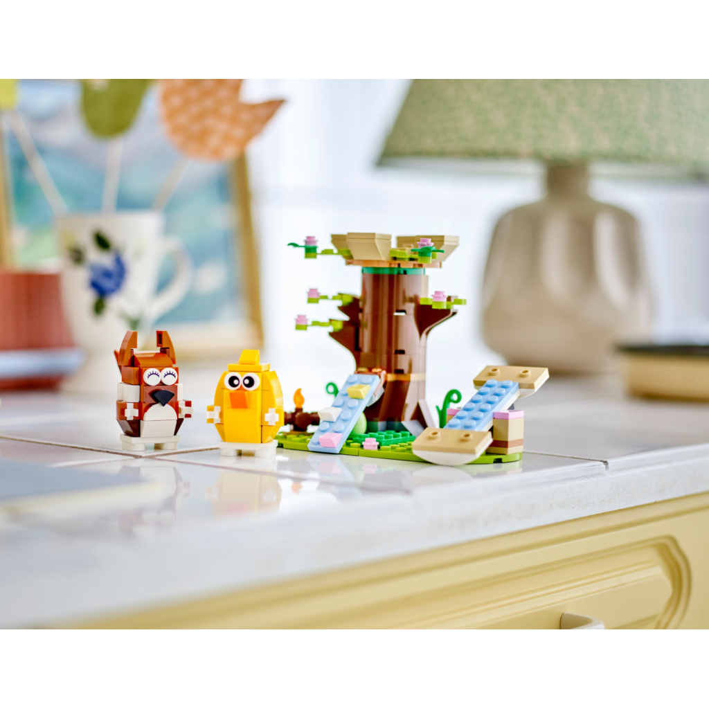 Конструктор LEGO Iconic Весняний майданчик для тварин (40709) - зображення 4