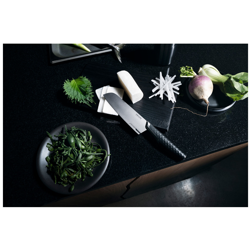 Кухонний ніж Fiskars Taiten Santoku 16 см (1066831) - изображение 8