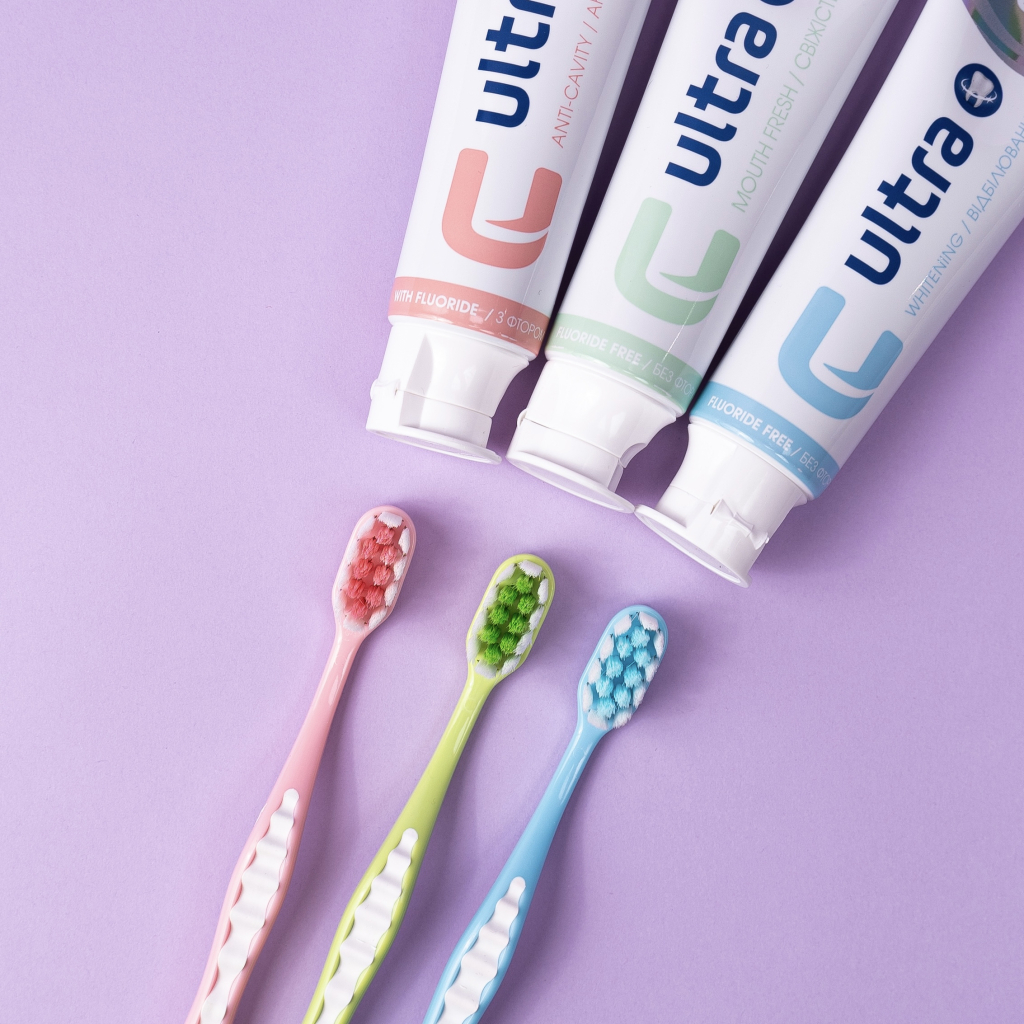 Зубна щітка Fesco Expert Clean Extra Soft Жовта 1 шт. + Зелена 1 шт. (4820204702328) - зображення 4