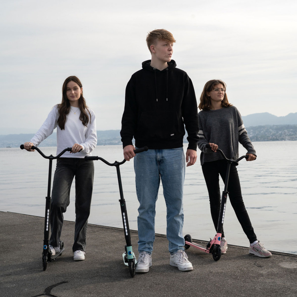 Самокат Micro Sprite Deluxe неоновий рожевий (SA0229) - зображення 2