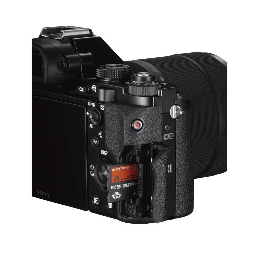 Цифровий фотоапарат Sony Alpha 7 body black (ILCE7B.RU2) - зображення 8