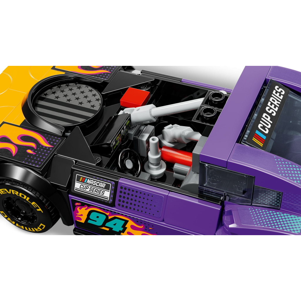 Конструктор LEGO Speed Champions NASCAR Next Gen Chevrolet Camaro ZL1, 328 деталей (76935) - зображення 6