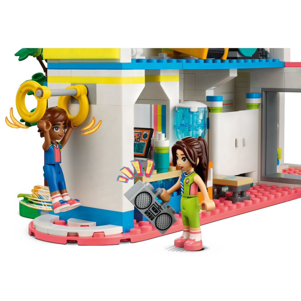 Конструктор LEGO Friends Спорткомплекс 832 деталей (41744) - зображення 8