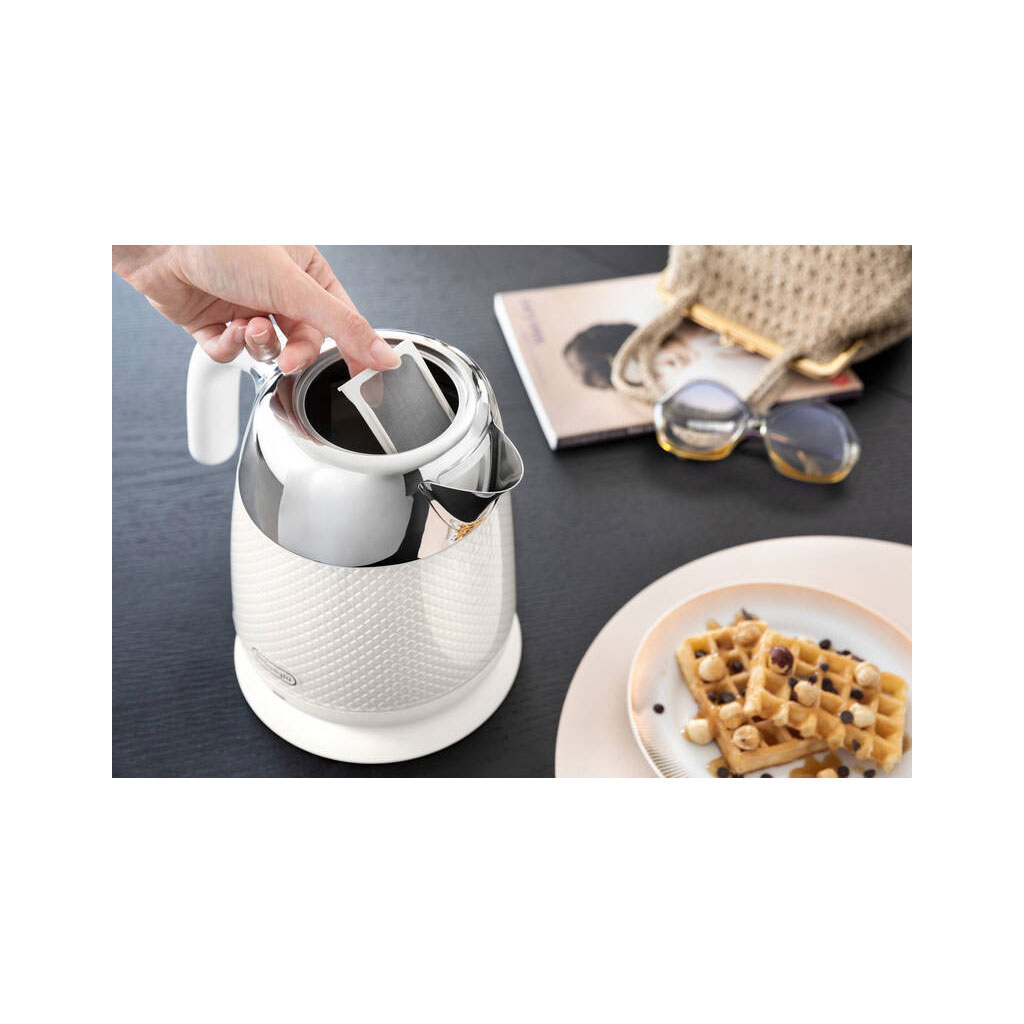 Електрочайник DeLonghi KBL 2001 W - зображення 5
