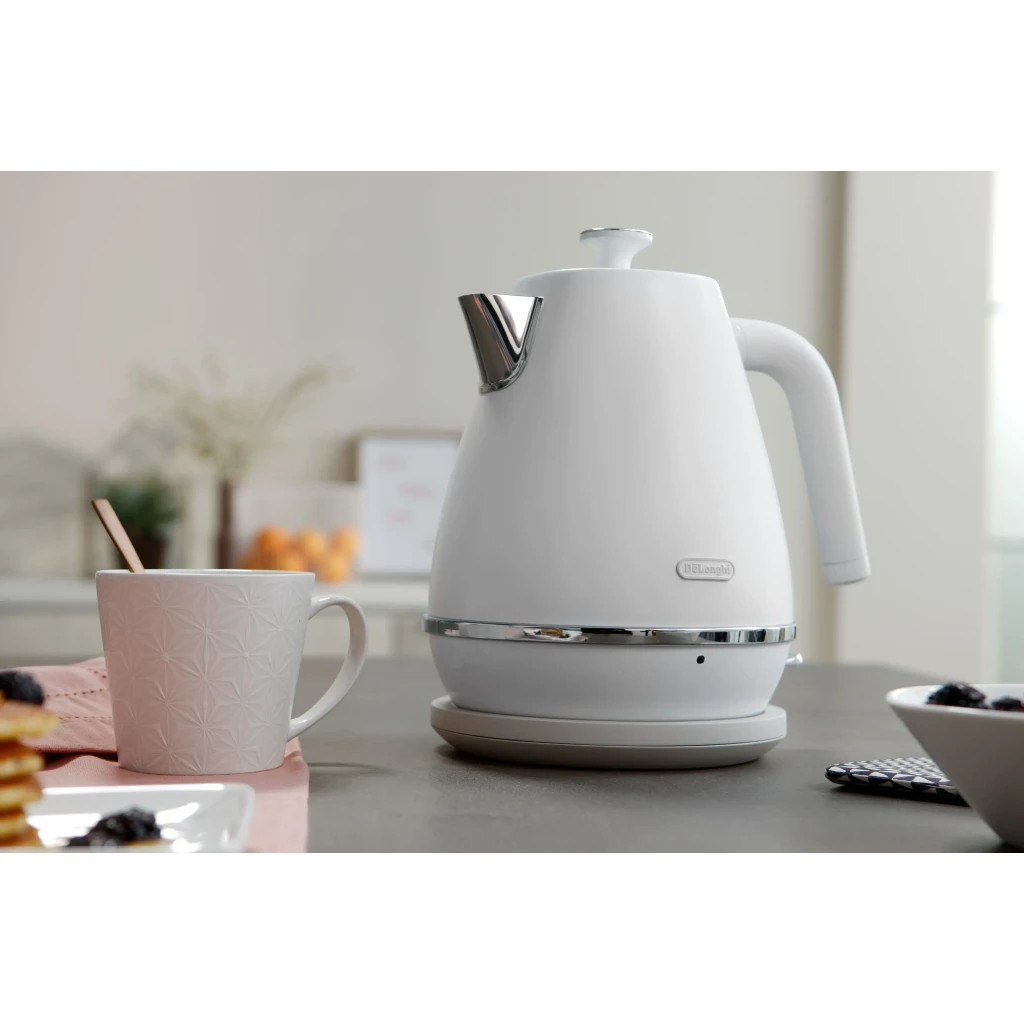 Електрочайник DeLonghi KBIN 2001 W (KBIN2001W) - зображення 2