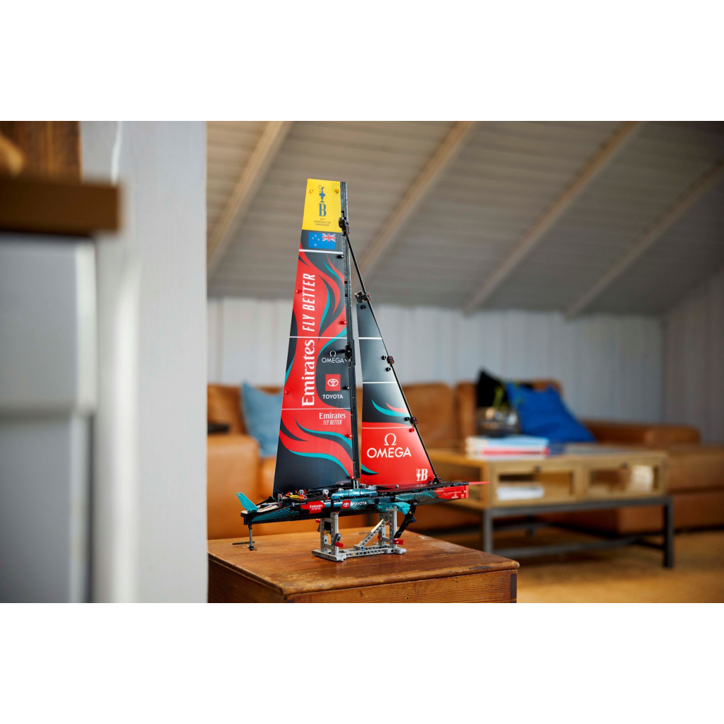 Конструктор LEGO Technic Яхта Emirates Team New Zealand AC75 (42174) - зображення 12