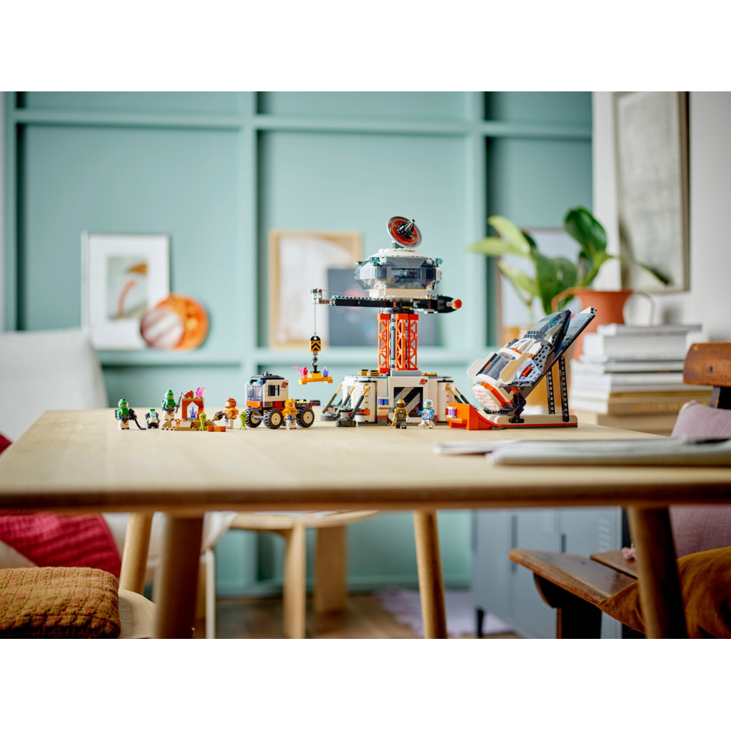 Конструктор LEGO City Космічна база й стартовий майданчик для ракети 1422 деталей (60434) - зображення 11