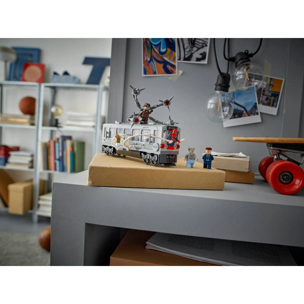 Конструктор LEGO Super Heroes Людина-Павук проти Дока Ока: Сцена в метро (76321) - зображення 10