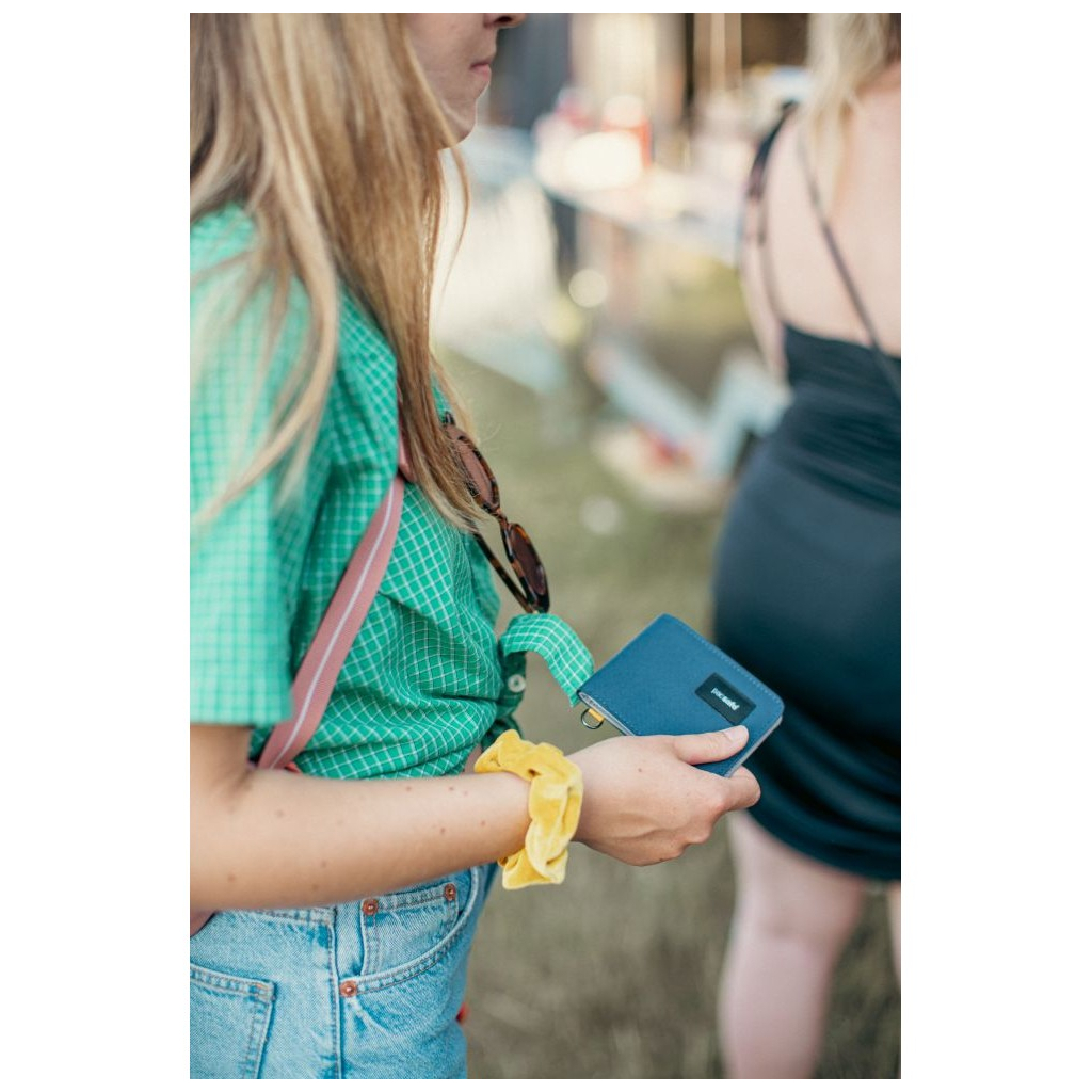 Гаманець Pacsafe RFIDsafe bifold wallet Темно-синій (11000651) - зображення 8