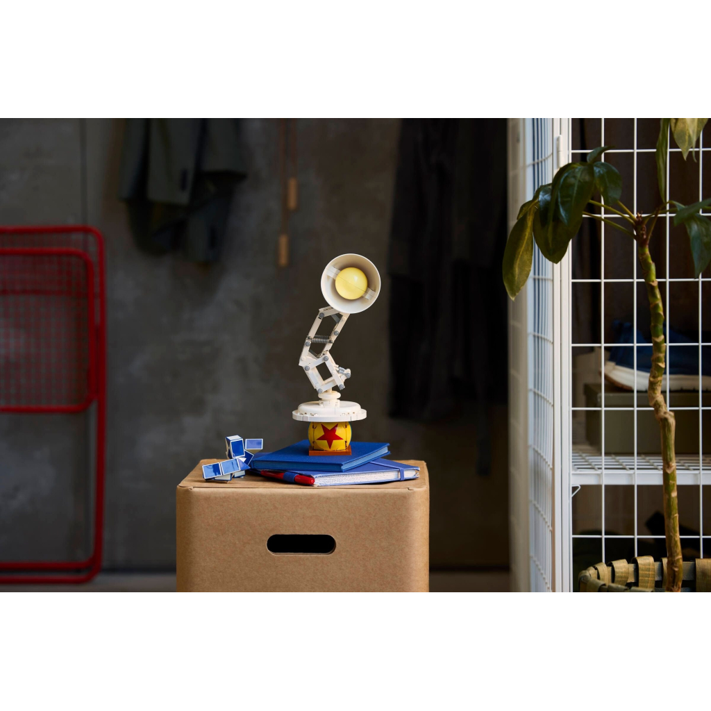 Конструктор LEGO Ideas Disney Pixar Luxo Jr. (21357) - зображення 12