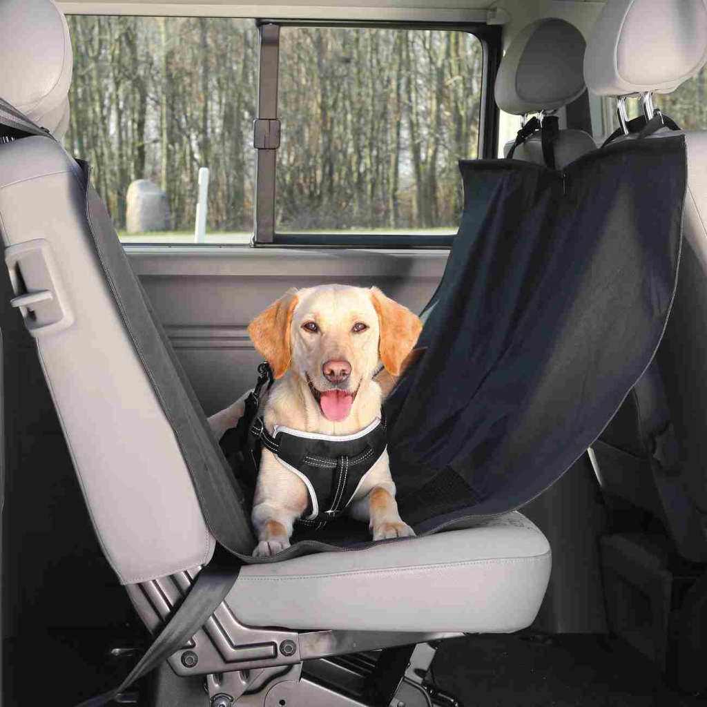 Килимок для тварин Trixie захисний в авто 1.5х1.35 м Чорний (4011905013480) - изображение 2