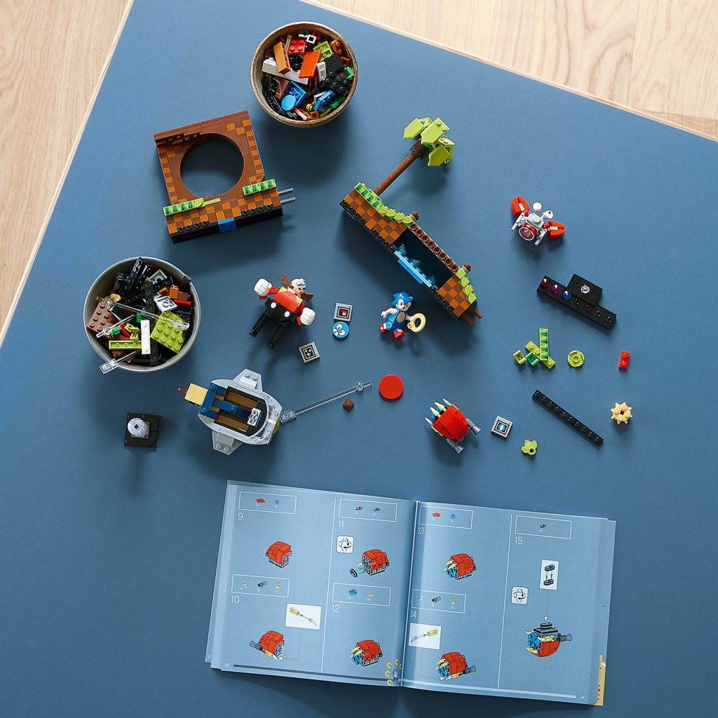 Конструктор LEGO Ideas Їжачок Сонік - Зона із зеленим пагорбом 1125 деталей (21331) - зображення 7