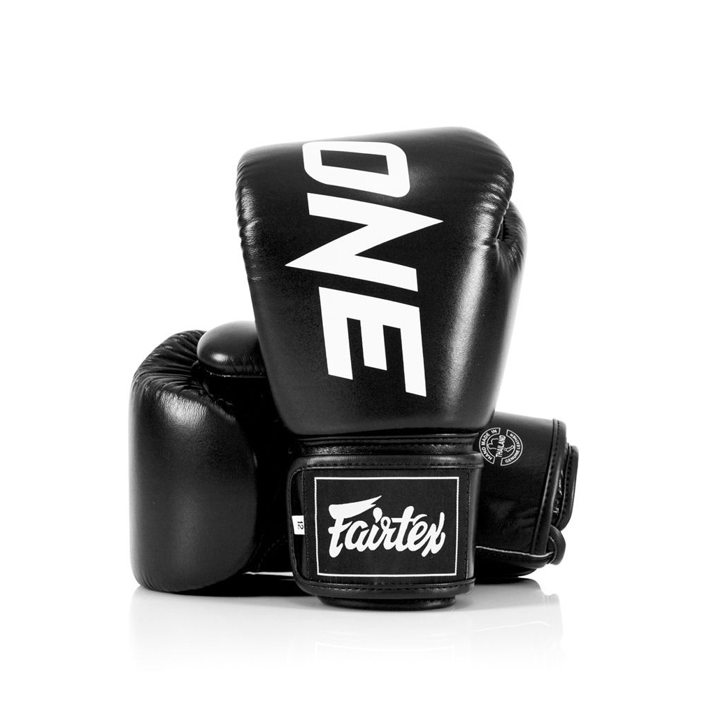 Боксерські рукавички Fairtex BGV1-ONE (натуральна шкіра) Black 10 унцій (бинти в комплекті) (BGV1-ONE_10oz_Black) - зображення 2