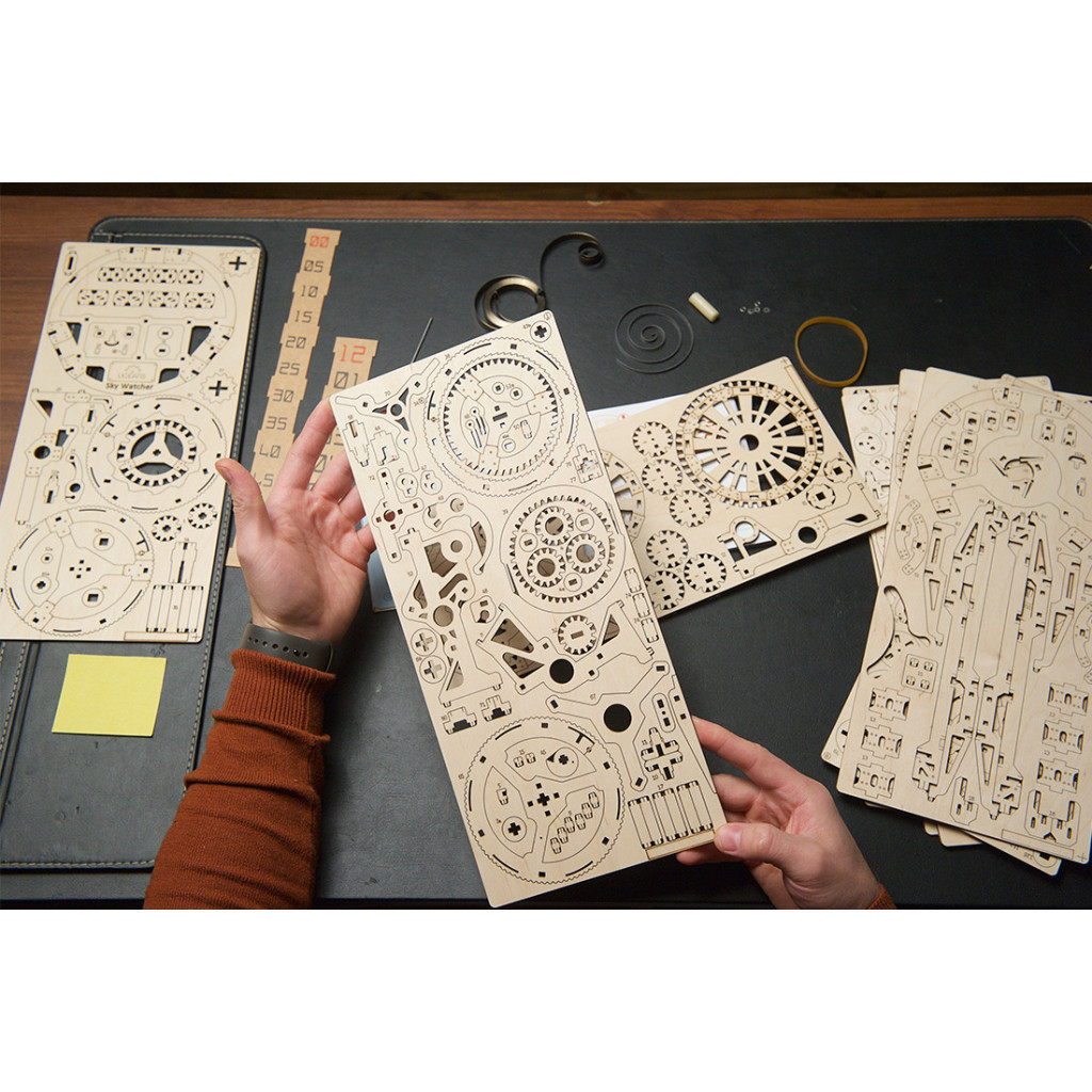 Конструктор Ugears Астроном. Настільний годинник із турбійоном (70162) - зображення 9