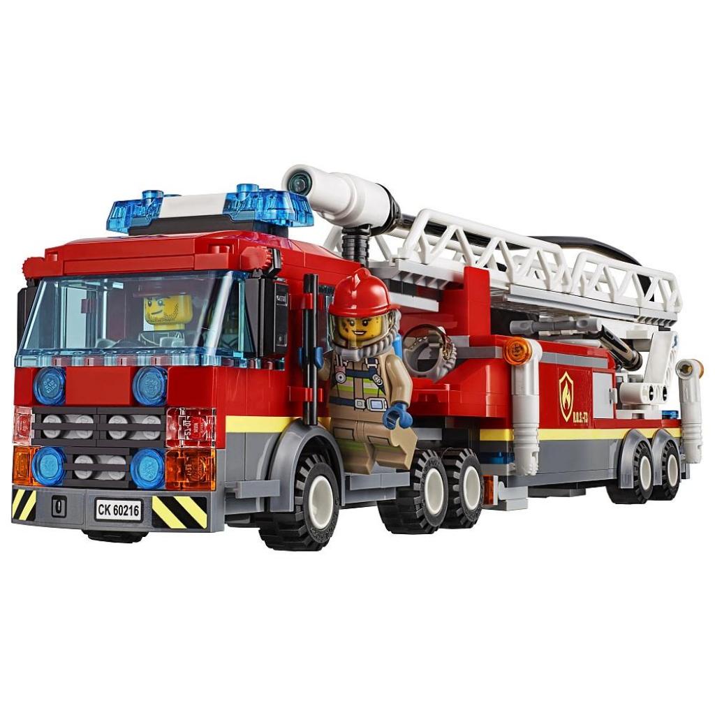 Конструктор LEGO City Центральна пожежна станція 943 деталі (60216) - зображення 5