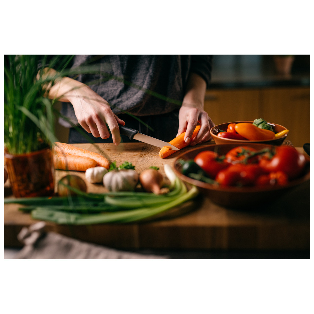 Кухонний ніж Fiskars Essential для коренеплодів 11 см (1065568) - зображення 4