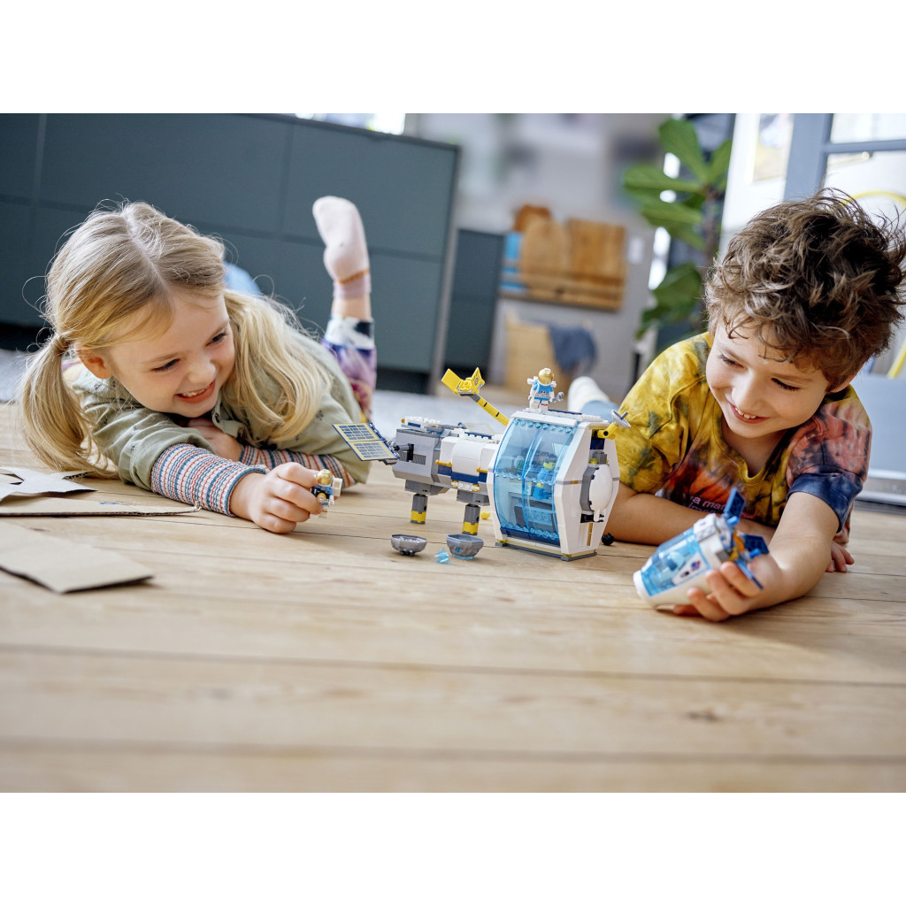 Конструктор LEGO City Місячна Космічна станція (60349) - зображення 4