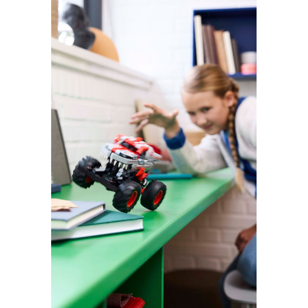Конструктор LEGO Technic Monster Jam ThunderROARus з інерційним двигуном (42200) - зображення 8