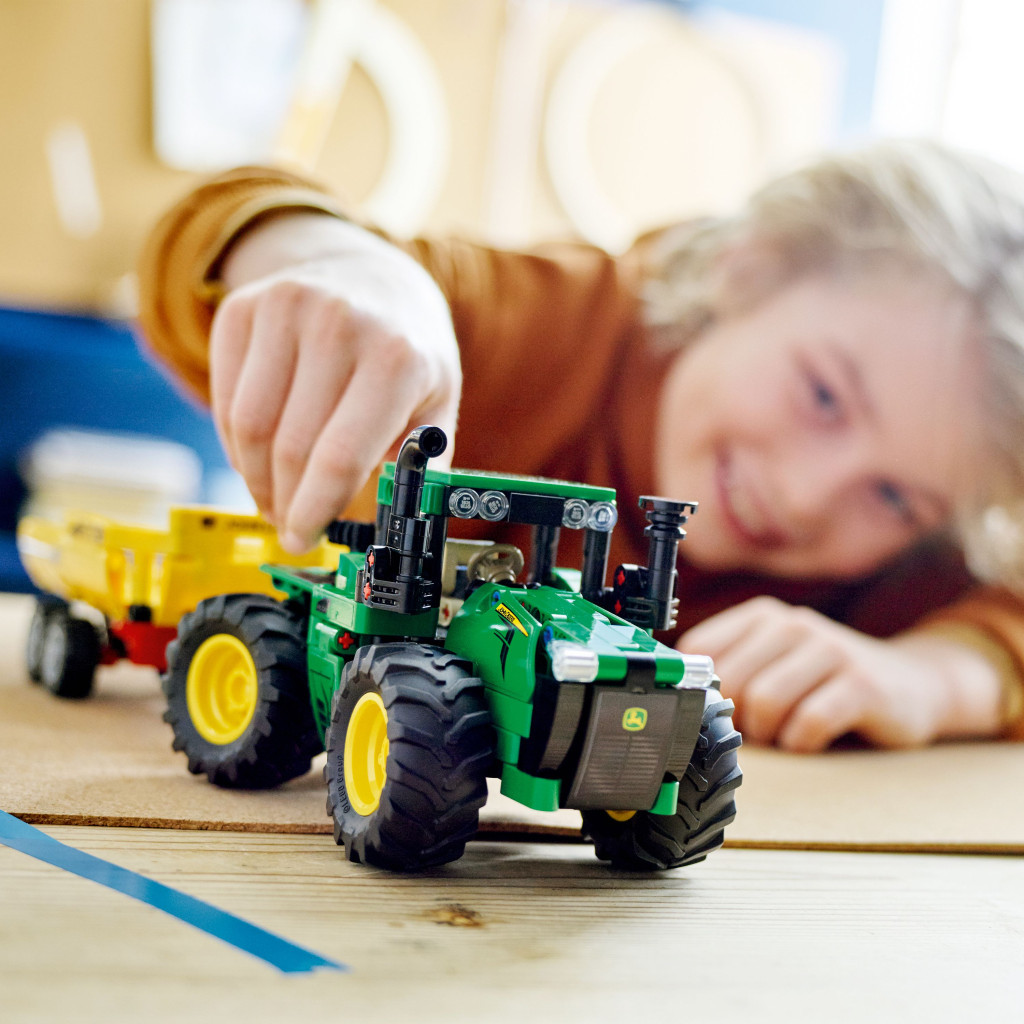 Конструктор LEGO Technic John Deere 9620R 4WD Tractor 390 деталей (42136) - зображення 3