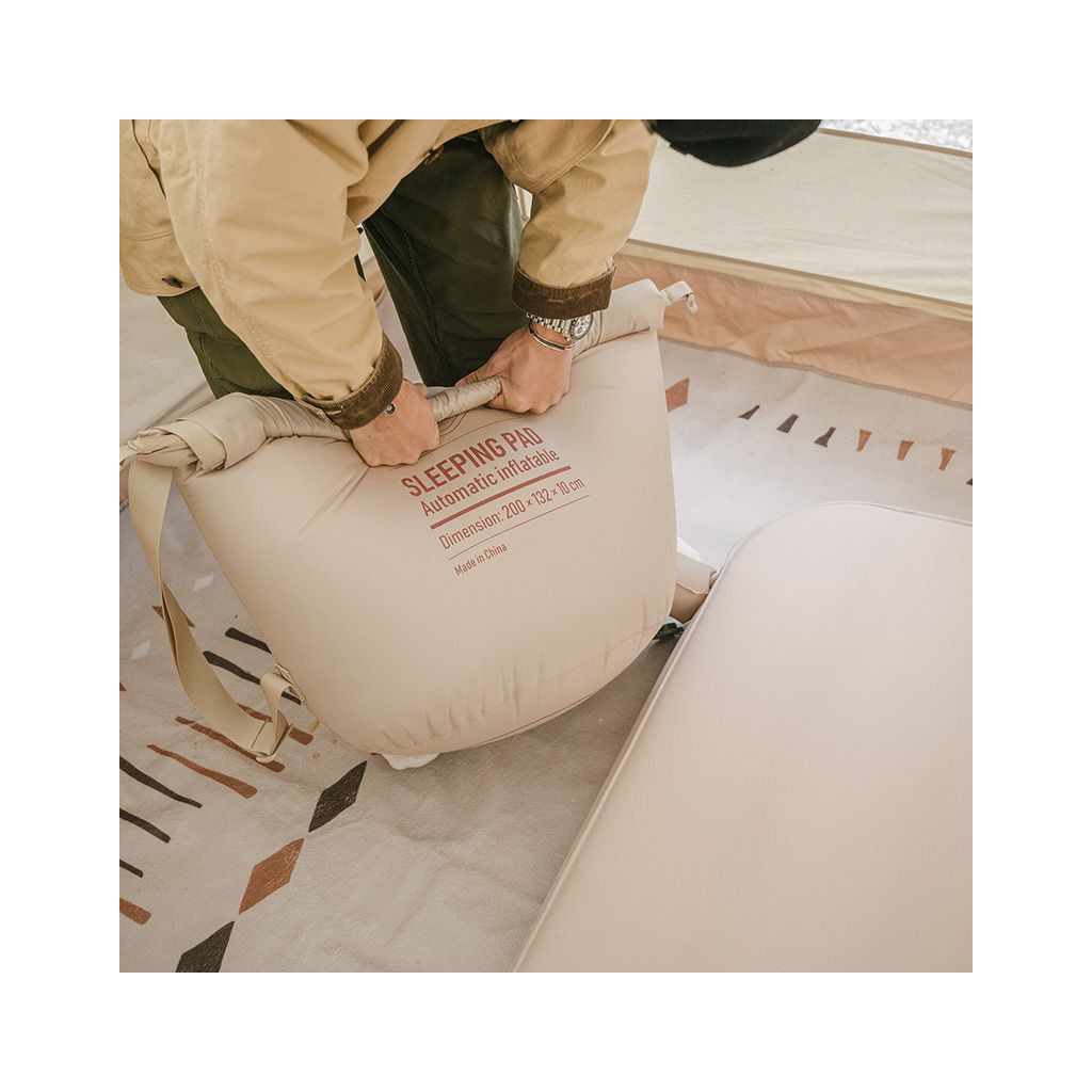 Туристичний килимок Naturehike Самонадувний 10 см одинарний з помпою NH20FCD08 бежевий (6976023925214) - зображення 3