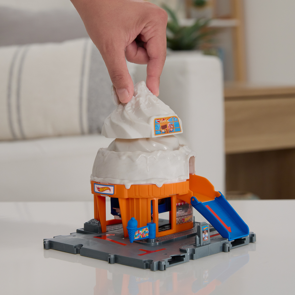 Автотрек Hot Wheels Пригоди в магазині морозива (HKX38) - зображення 5