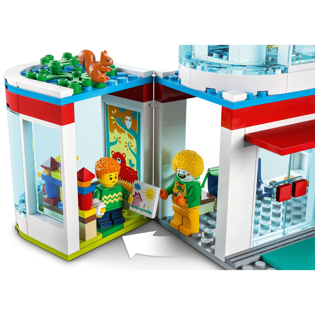 Конструктор LEGO City Лікарня 816 деталей (60330) - зображення 9