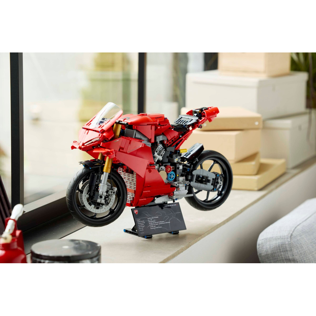 Конструктор LEGO Technic Мотоцикл Ducati Panigale V4 S (42202) - зображення 12