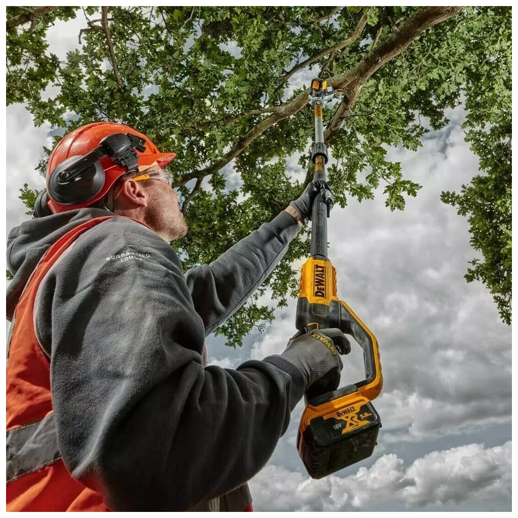 Ланцюгова пила DeWALT висоторіз 18V, 5Ah, довжина шини 20 см (DCMPS567P1) - изображение 8