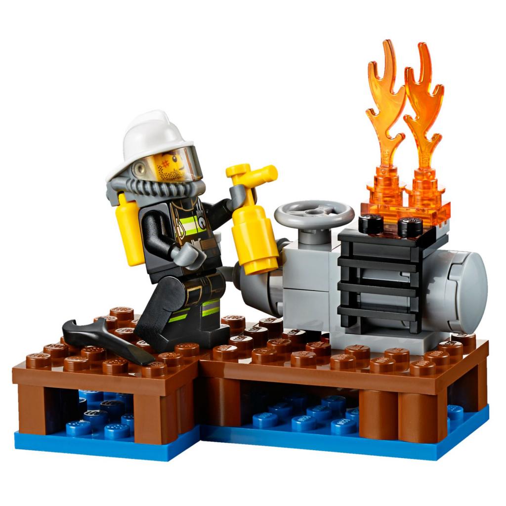 Конструктор LEGO City Fire Набір для початківців Пожежна охорона (60106) - зображення 4