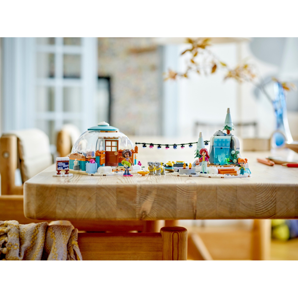 Конструктор LEGO Friends Святкові пригоди в іглу 491 деталь (41760-) - зображення 2