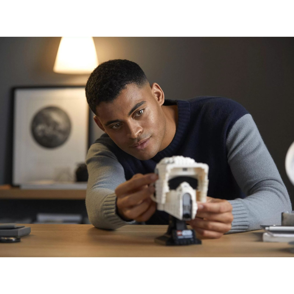 Конструктор LEGO Star Wars Шолом піхотинця-розвідника 471 деталь (75305) - зображення 6