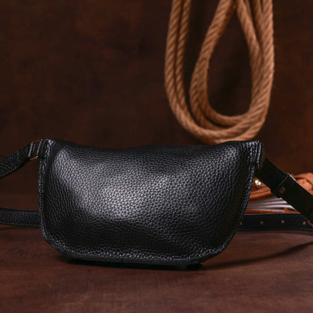 Сумка Shvigel Шкіряна бананка Чорна (16373) - зображення 11