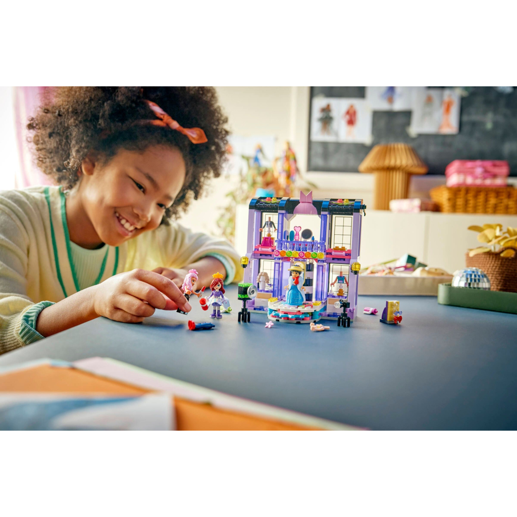 Конструктор LEGO Friends Модний показ у Хартлейк-Сіті (42685) - зображення 12