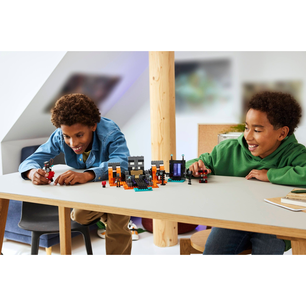 Конструктор LEGO Minecraft Битва за Візер (21590-) - зображення 9