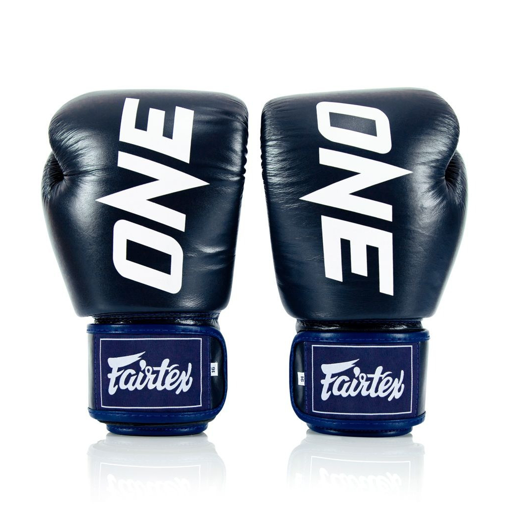 Боксерські рукавички Fairtex BGV1-ONE (натуральна шкіра) Blue 14 унцій (бинти в комплекті) (BGV1-ONE_14oz_Blue) - зображення 3