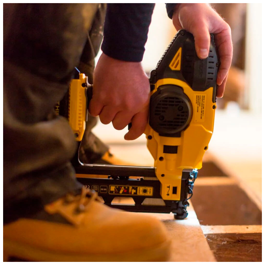 Цвяхозабивач Stanley FatMax, 18V, цвяхи 1.6/64 мм, 2.6 кг, 2x2Ah, ЗП, кейс (FMC792D2) - изображение 5