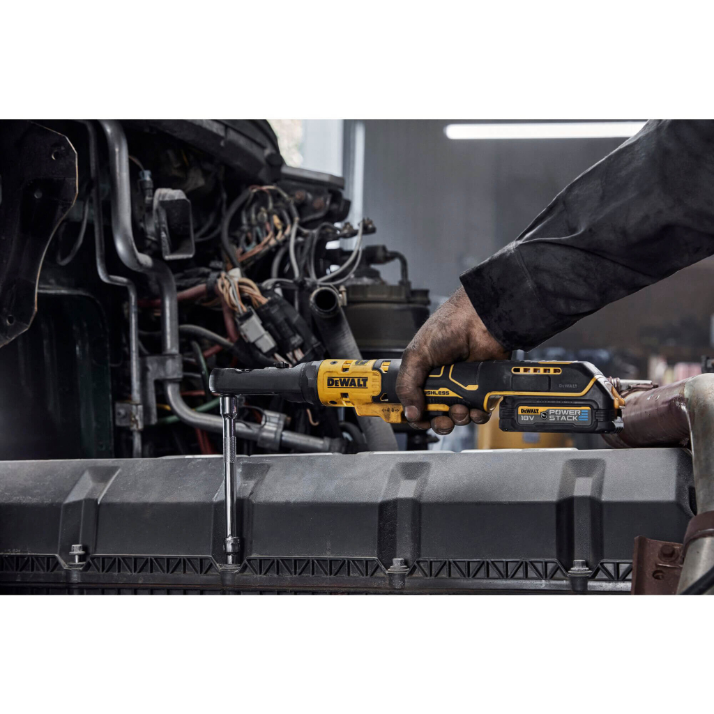 Гайковерт DeWALT кутовий, XR Li-Ion PowerStack 18 GFN, 1.7Ah, 102 Нм (DCF510E2G) - изображение 6