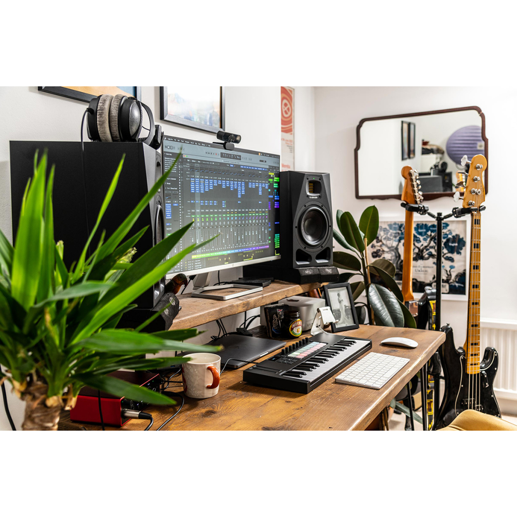 MIDI-клавіатура Novation Launchkey Mini 37 MK4 (236477) - изображение 10