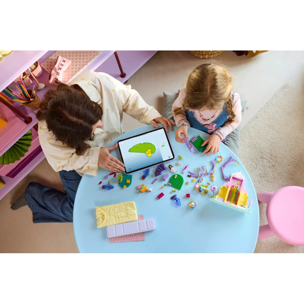 Конструктор LEGO Gabby's Dollhouse Гора солодощів і сад Кітті (11205) - зображення 7