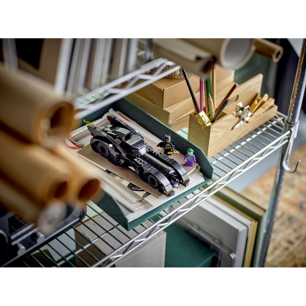 Конструктор LEGO DC Batman Бетмобіль: Переслідування. Бетмен проти Джокера (76224) - зображення 6