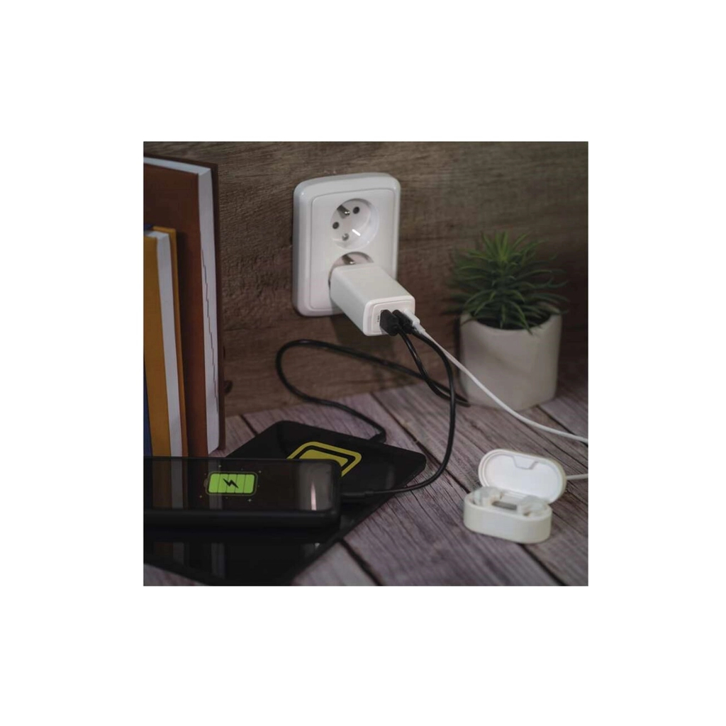 Зарядний пристрій EMOS V05G65 1xUSB-A + 2xUSB-C PD65W GaN (V05G65) - зображення 9