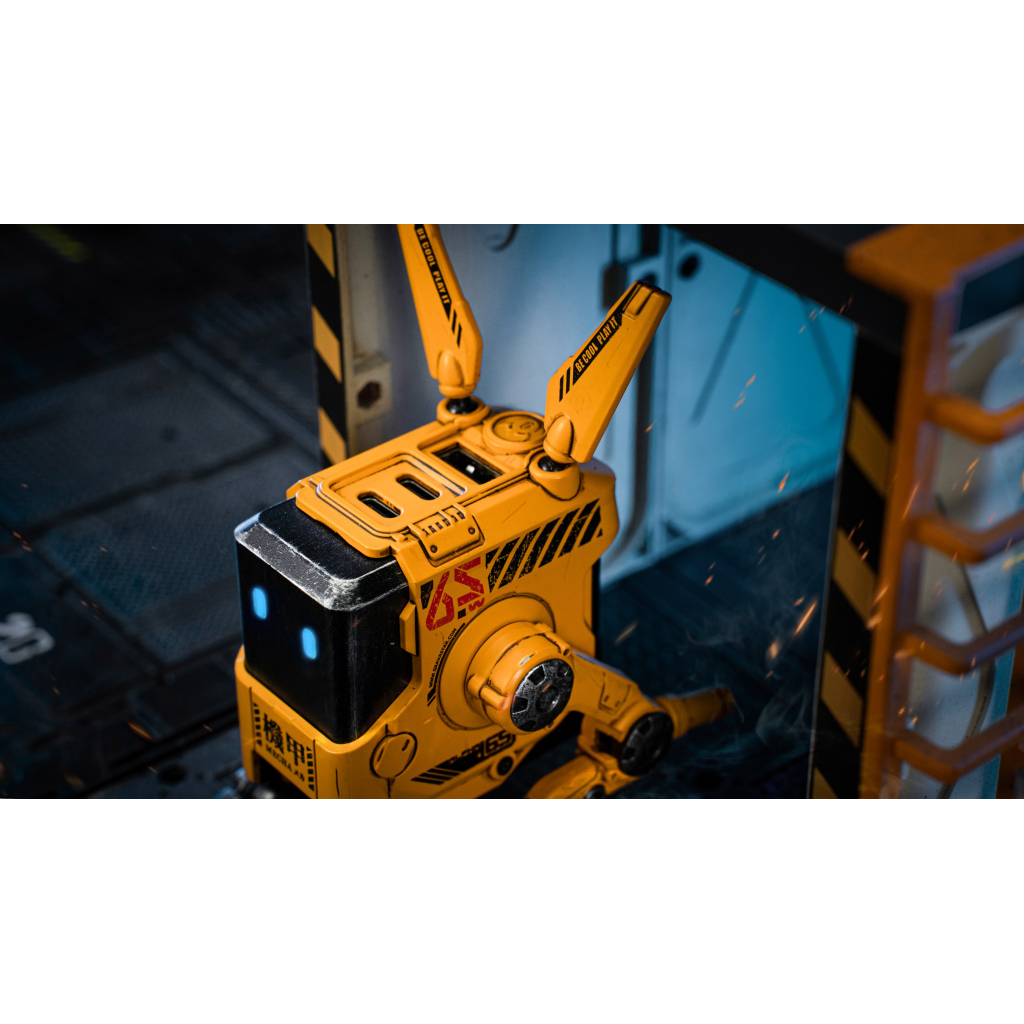 Зарядний пристрій GravaStar Alpha65 65Вт 2XUSB-C/USB-A War-Damaged Yellow (GRAVASTARA65_YLW_EUK) - зображення 3